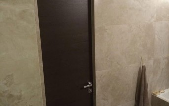 Установили скрытые двери в очередной квартире